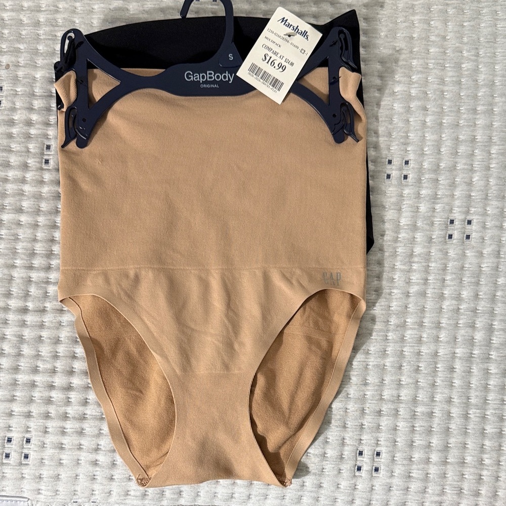 GAP Black and Tan High-Waist Briefs